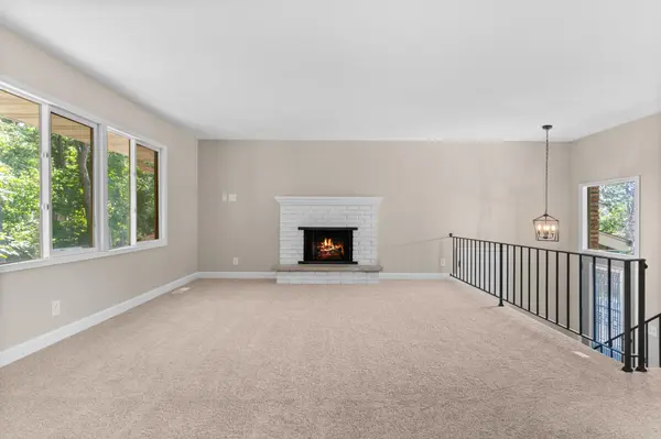 605 Pheasant RUN, Burnsville, MN 55337