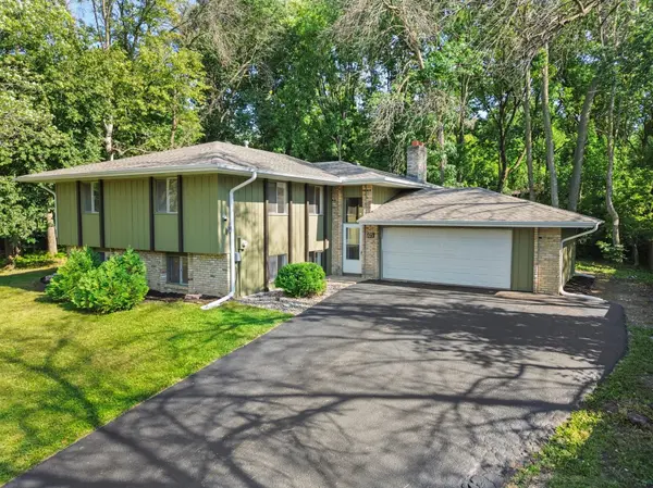 605 Pheasant RUN,  Burnsville,  MN 55337