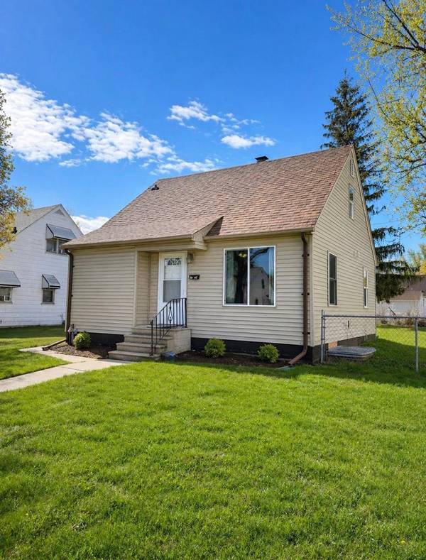 1712 Arlington AVE E, Saint Paul, MN 55106