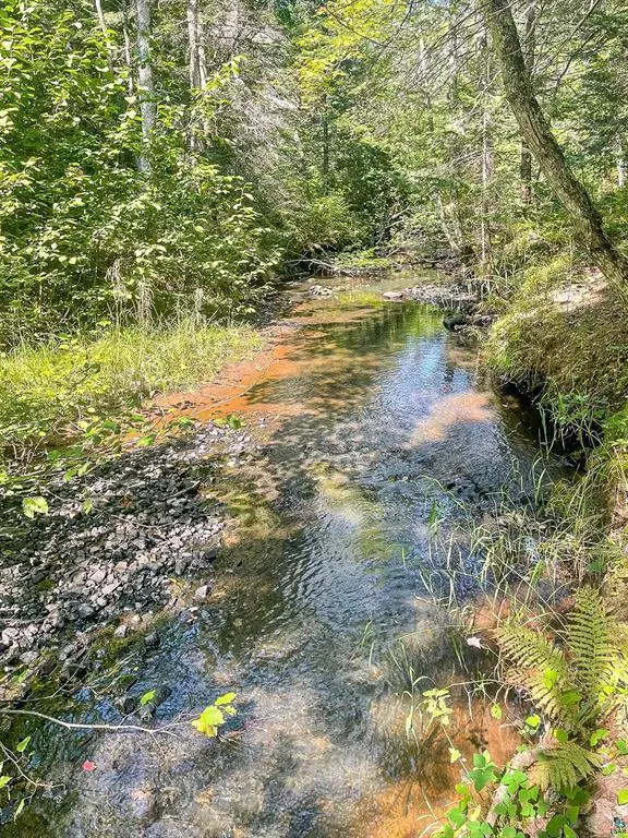 5197 E Koenen RD, South Range, WI 54874