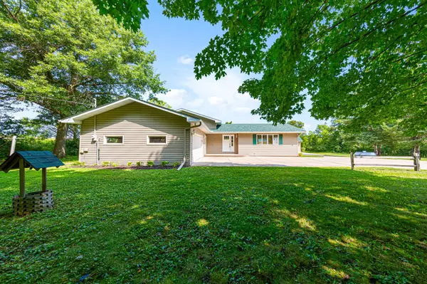 2518 14th ST NE, Faribault, MN 55021