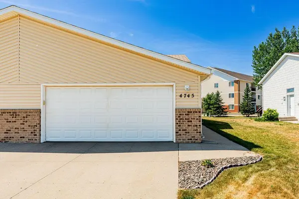 4745 Townsite PL S, Fargo, ND 58104