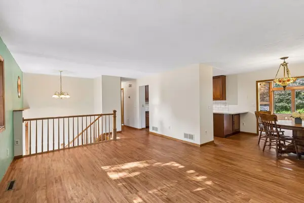 818 Pine Tree TRL, Stillwater, MN 55082