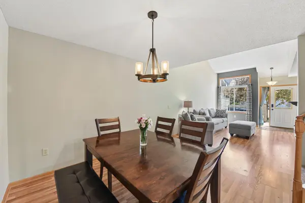 2335 Oakridge CIR, Hudson, WI 54016