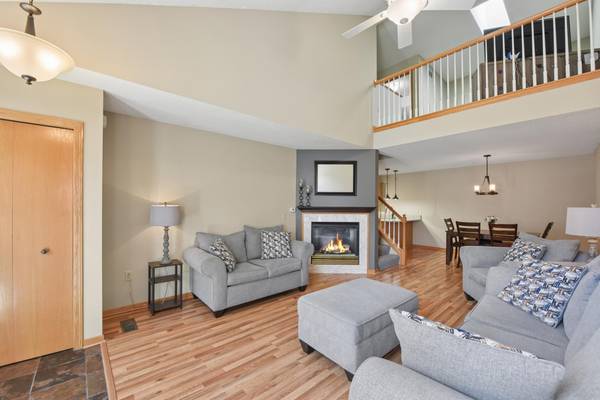 2335 Oakridge CIR, Hudson, WI 54016