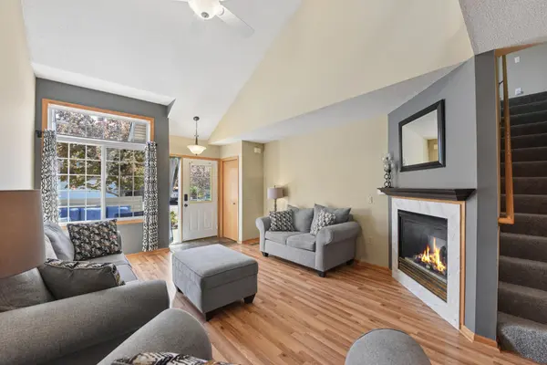 2335 Oakridge CIR, Hudson, WI 54016