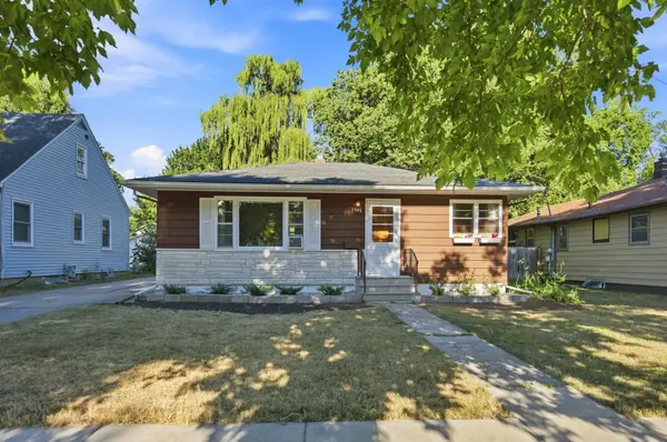 1507 14th ST S, Fargo, ND 58103