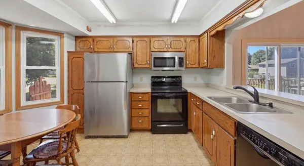 9741 Thomas AVE N, Brooklyn Park, MN 55444