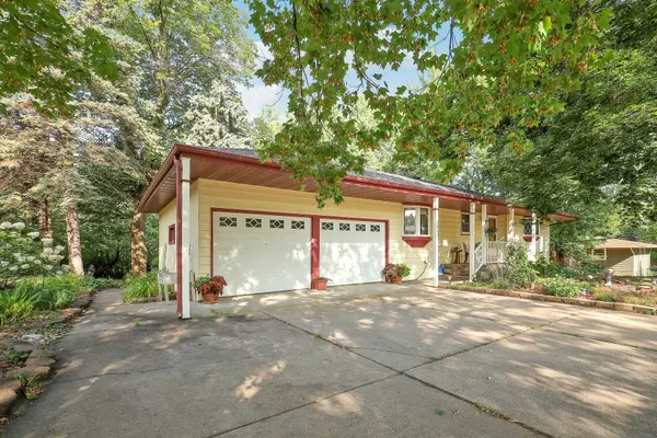 5840 Tennison DR NE, Fridley, MN 55432