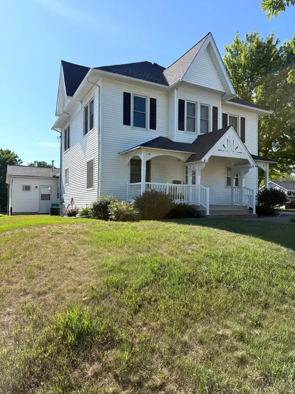 124 N Spring AVE, Springfield, MN 56087