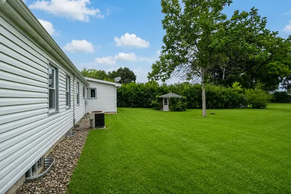 128 N Park LN, Le Sueur, MN 56058