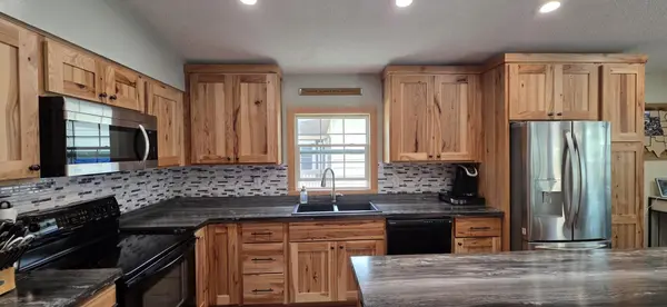 640 9th AVE SW, Valley City, ND 58072