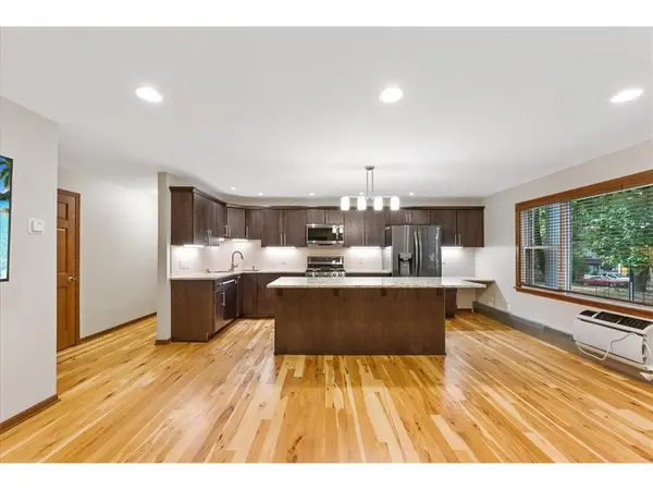 401 Ridgewood AVE #104, Minneapolis, MN 55403