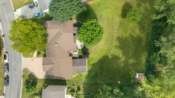2305 S Skyline DR S, Burnsville, MN 55337