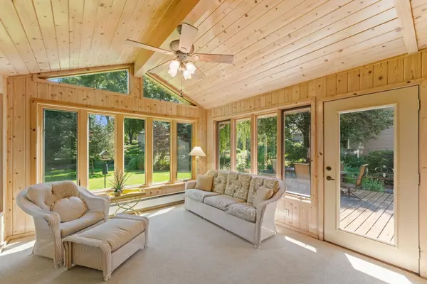 9903 Balmoral LN, Eden Prairie, MN 55347
