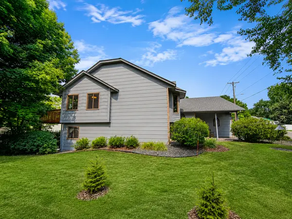 940 Douglas CT, Anoka, MN 55303
