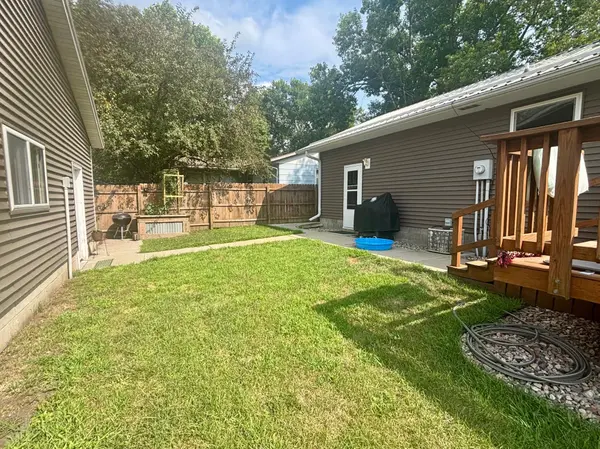 305 E 12th ST, Redwood Falls, MN 56283
