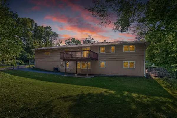 4000 Baker RD, Minnetonka, MN 55305