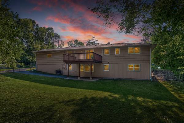4000 Baker RD, Minnetonka, MN 55305