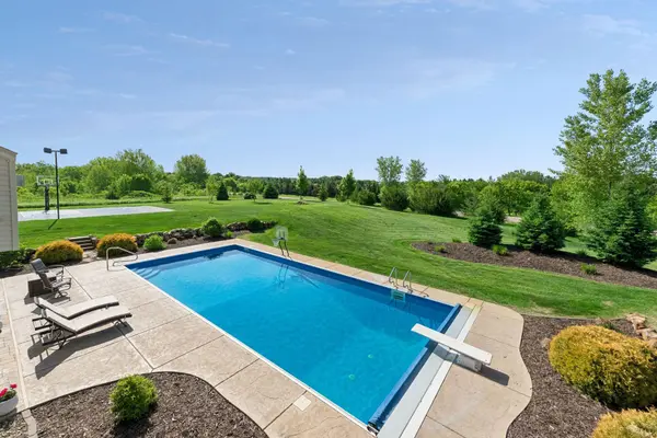 6025 Century LN, Prior Lake, MN 55372