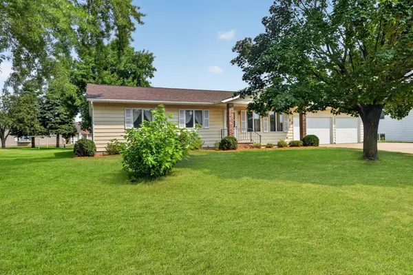 143 Meadowlark LN SW, Melrose, MN 56352