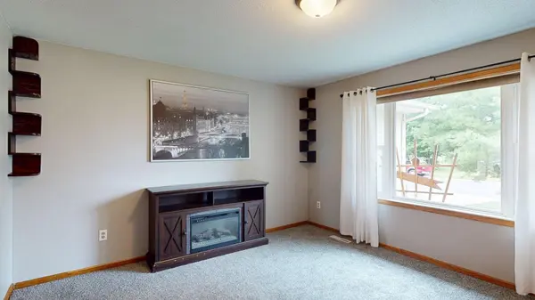 635 NW 6th ST NW, Plainview, MN 55964