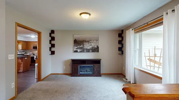635 NW 6th ST NW, Plainview, MN 55964