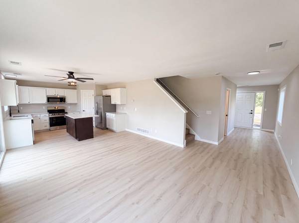 2197 11th AVE SE, Cambridge, MN 55008