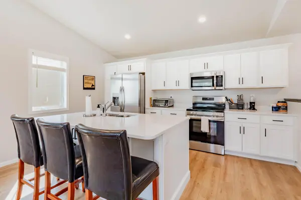 1240 Rachel DR W, West Fargo, ND 58078