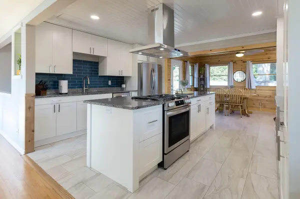 4205 University AVE NE, Columbia Heights, MN 55421