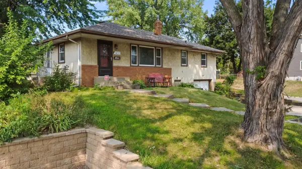 1400 7th AVE S, South Saint Paul, MN 55075