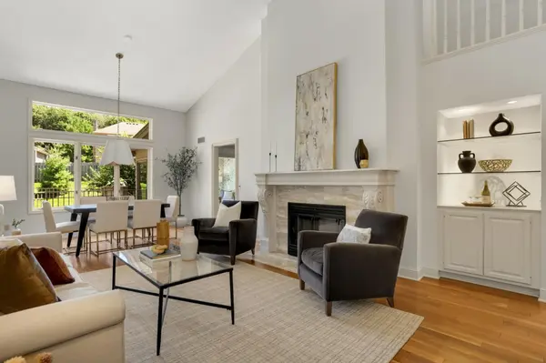 6277 Sequoia CIR, Eden Prairie, MN 55346