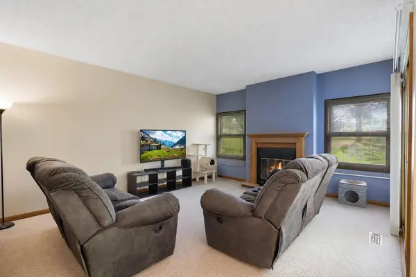 990 Kensington TRL #107, Eagan, MN 55123