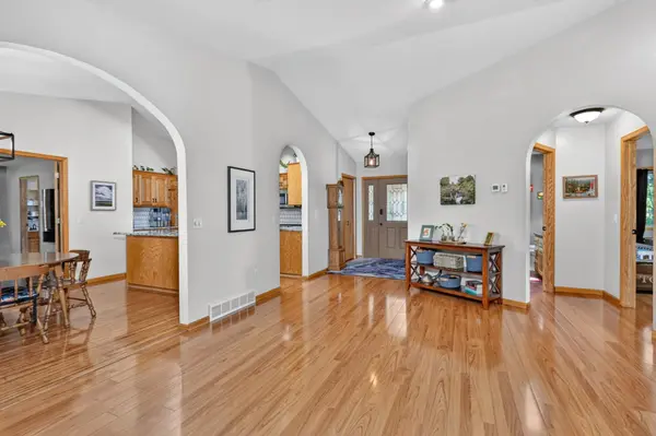 35695 Brookside LN, Cohasset, MN 55721