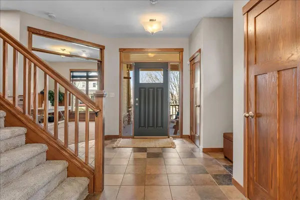 16931 E Lake DR, Lakeville, MN 55044