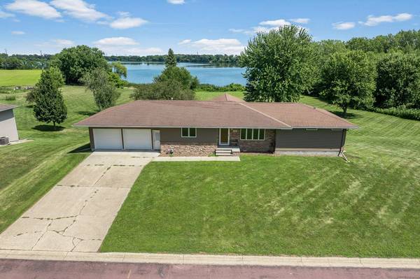 326 Fox Lake AVE, Sherburn, MN 56171