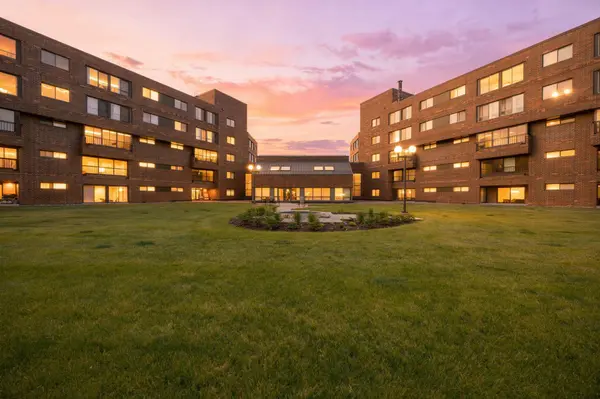 2275 Youngman AVE #106W, Saint Paul, MN 55116