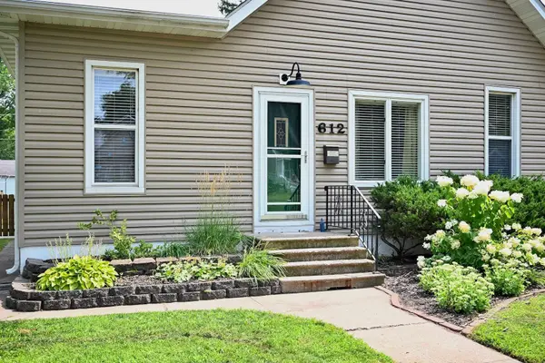 612 Center ST, Winona, MN 55987