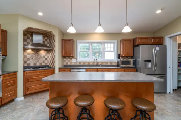 529 Cedar LN, Crookston, MN 56716