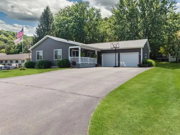 413 Cherry AVE W, Plum City, WI 54761
