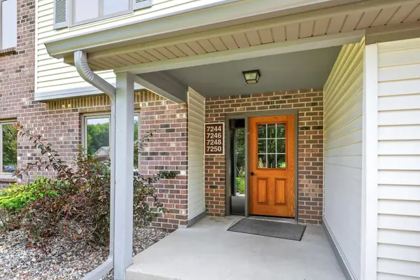 7244 Hunters RUN #21D, Eden Prairie, MN 55346