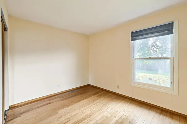 978 Western AVE N, Saint Paul, MN 55117