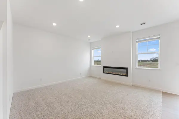 10564 Glacier LN N, Maple Grove, MN 55369