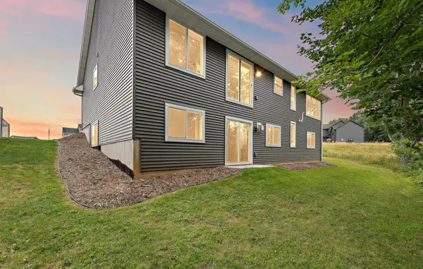 271 Eagle Ridge DR, Roberts, WI 54023