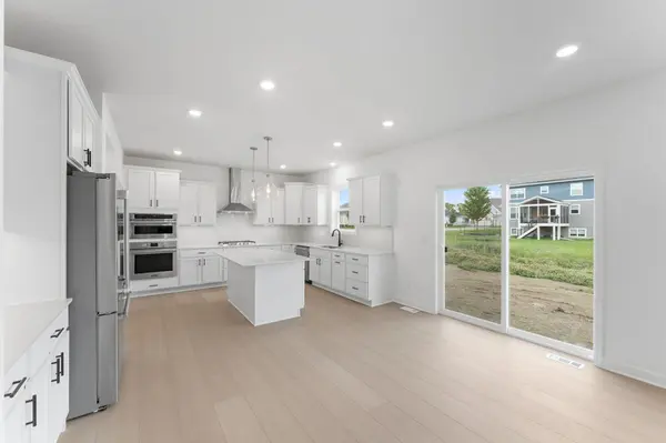 1091 Adamstown DR, Rosemount, MN 55068