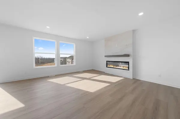 1091 Adamstown DR, Rosemount, MN 55068