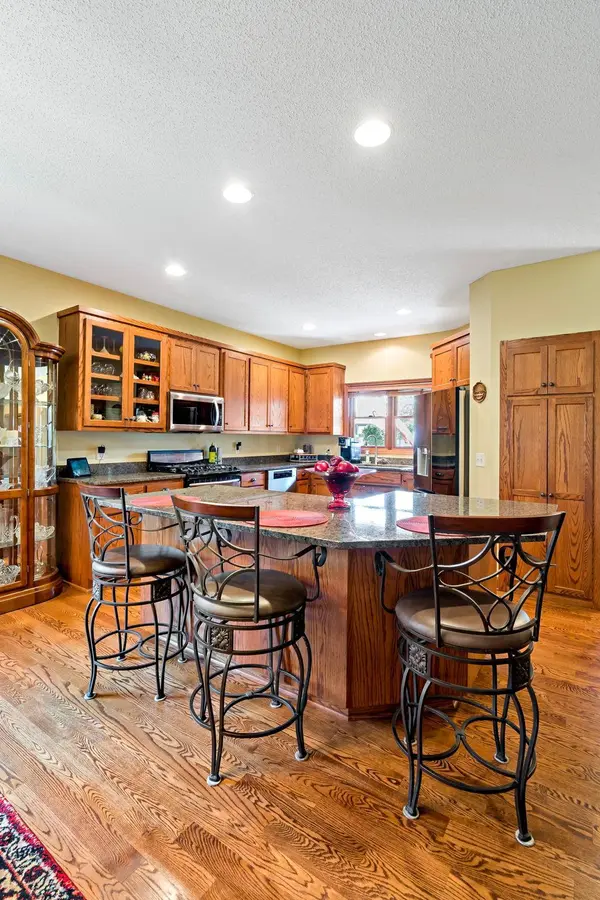1371 Holly AVE N, Oakdale, MN 55128