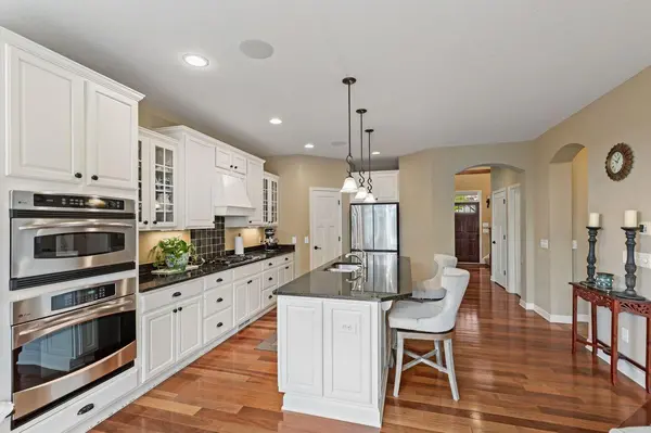 5897 Upland LN N, Plymouth, MN 55446