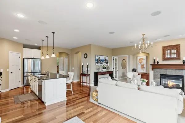 5897 Upland LN N, Plymouth, MN 55446