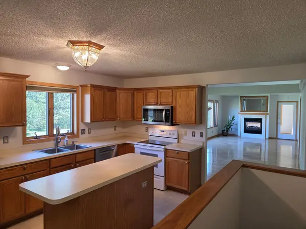 5853 Oxboro AVE N, Stillwater, MN 55082